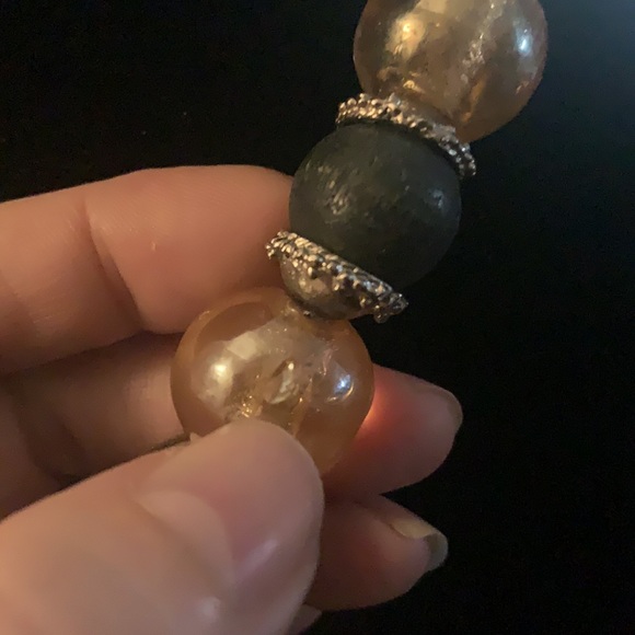 - VNTG LARGE Wood/Glass beads and Large Cross Necklace - Picture 6 of 6